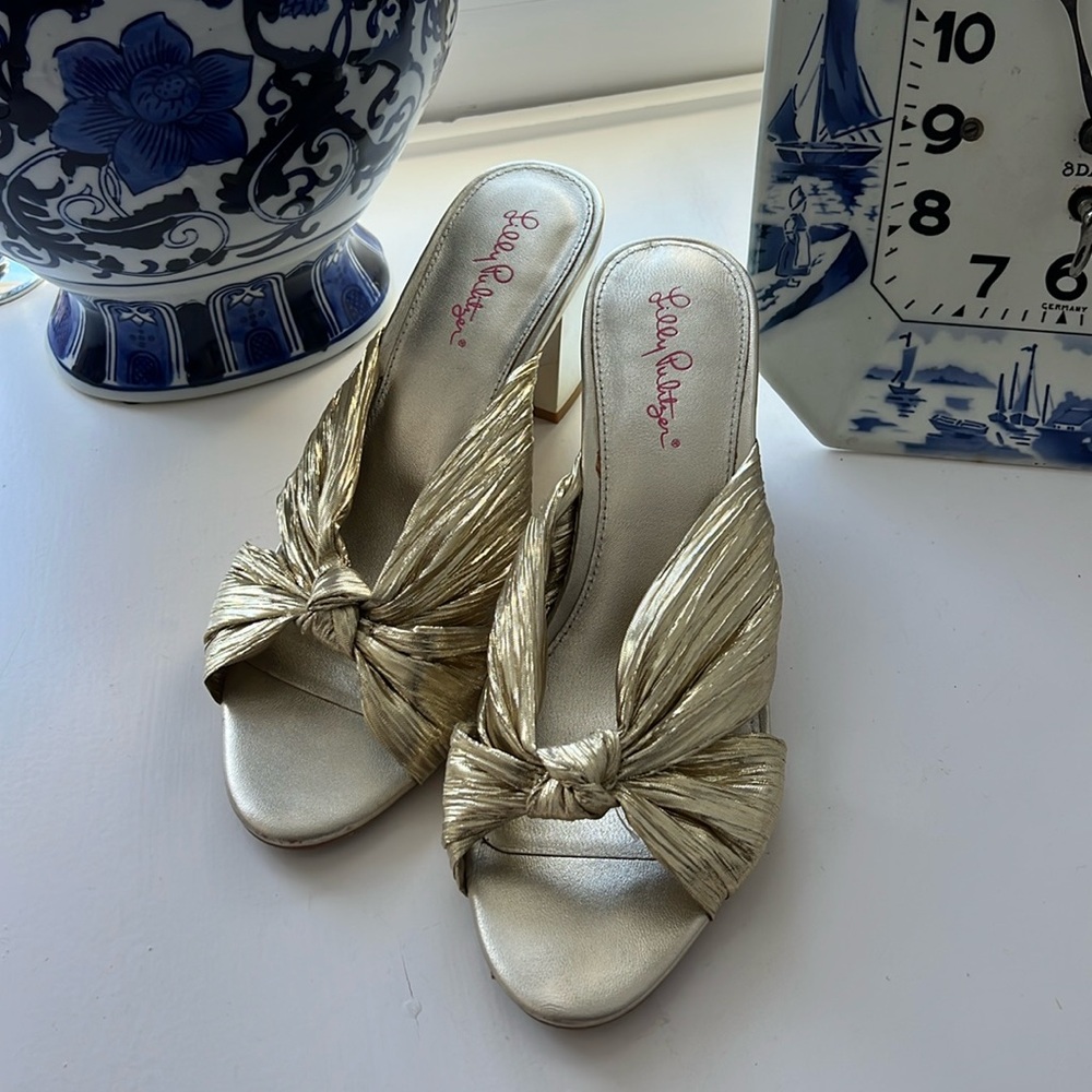 Lilly Pulitzer Gold Wrap Wedge size 8.5
